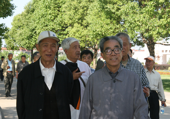 黄达鸿 赵征溶 吴国泰 杨庆钟 毕庆芙 周德云 宗传兰 张 辰 陈鸿珍 朱