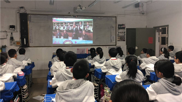 运动会精彩瞬间回顾