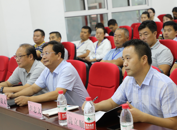 山东枣庄翔宇中学迎来江苏名校长朱建文