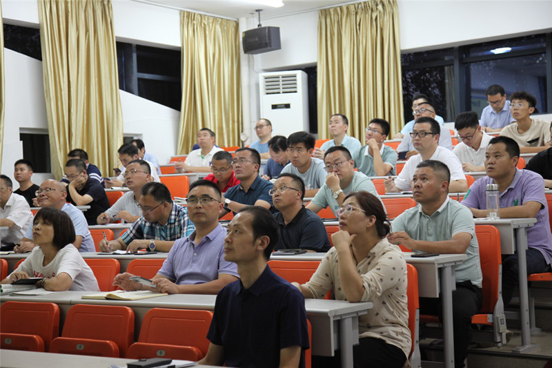 备鞍扬鞭启新程:温州翔宇高中班主任工作会