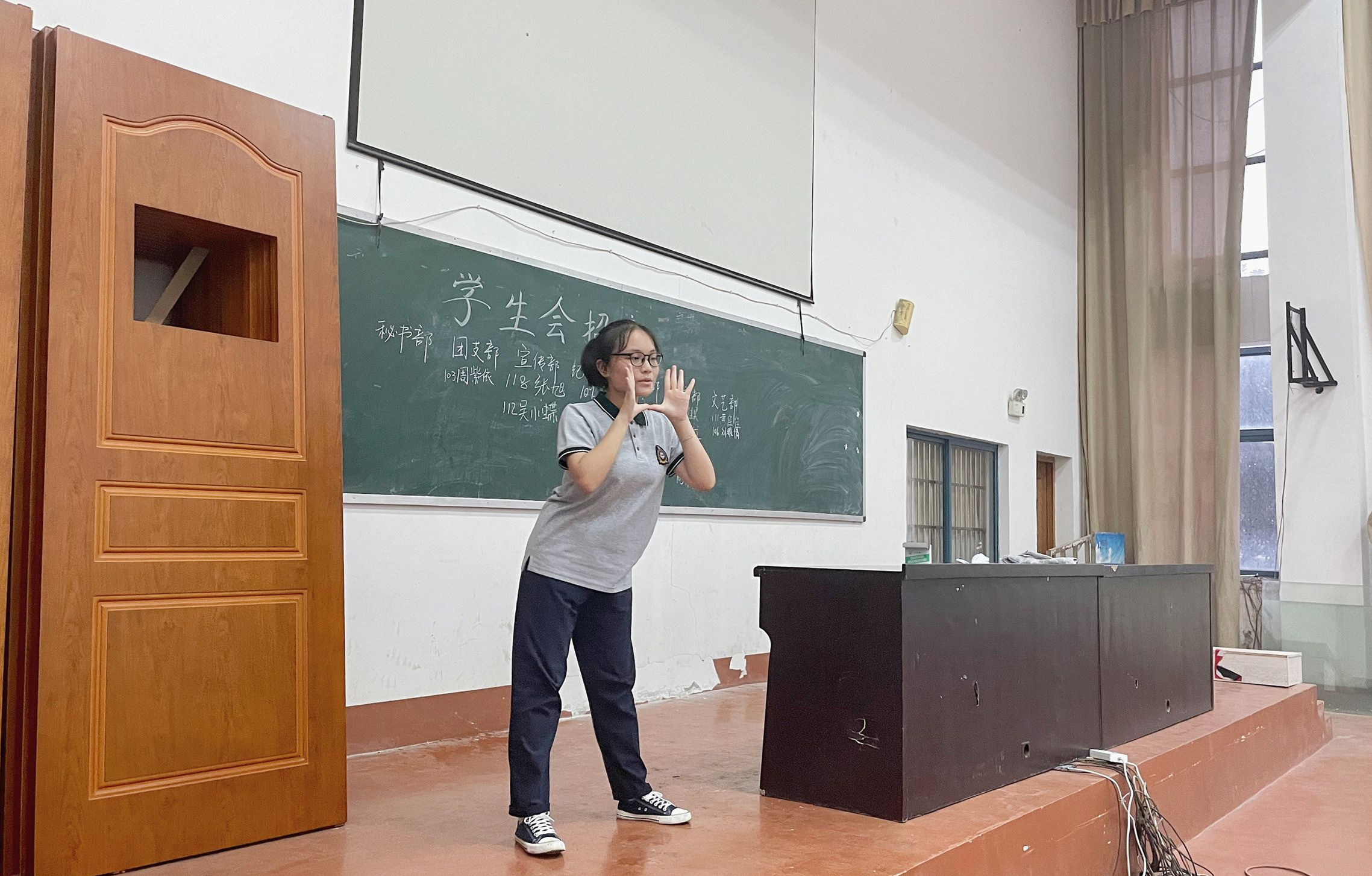 监利中学:青春怀揣梦想 我们给你舞台