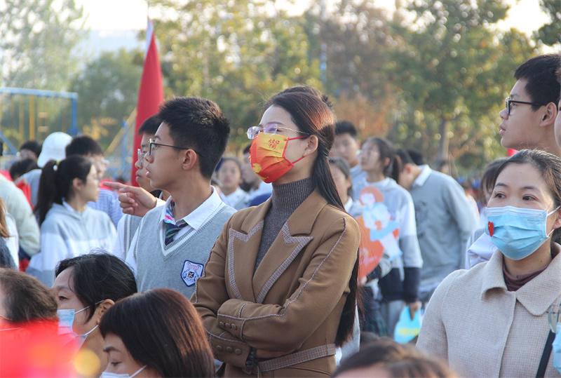 秋风旗鼓迎少年, 运动狂欢显芳华