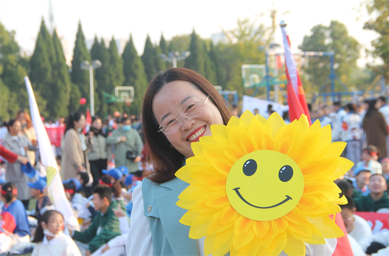 秋风旗鼓迎少年, 运动狂欢显芳华