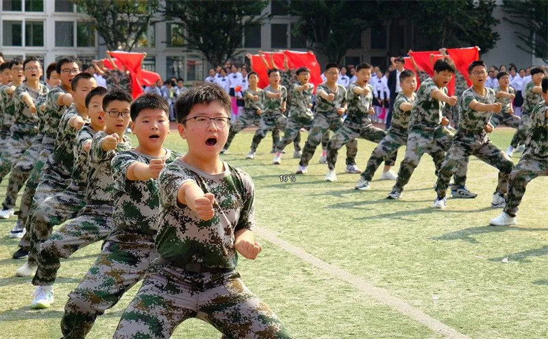 秋风旗鼓迎少年, 运动狂欢显芳华