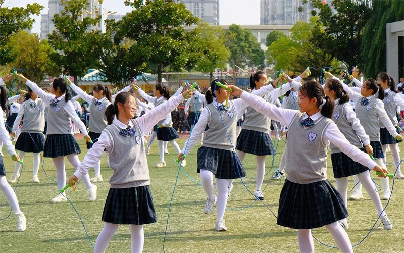 秋风旗鼓迎少年, 运动狂欢显芳华