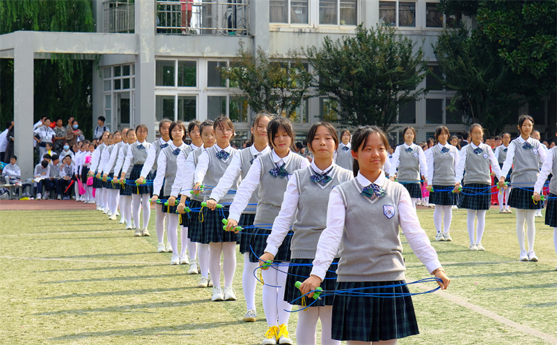 秋风旗鼓迎少年, 运动狂欢显芳华