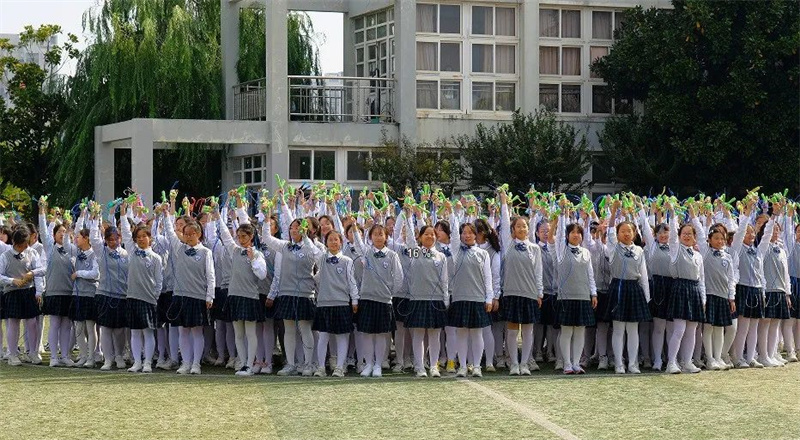 秋风旗鼓迎少年, 运动狂欢显芳华