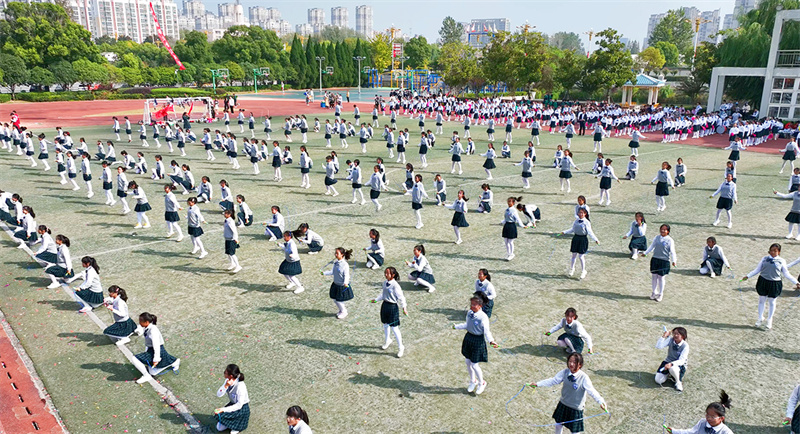 秋风旗鼓迎少年, 运动狂欢显芳华
