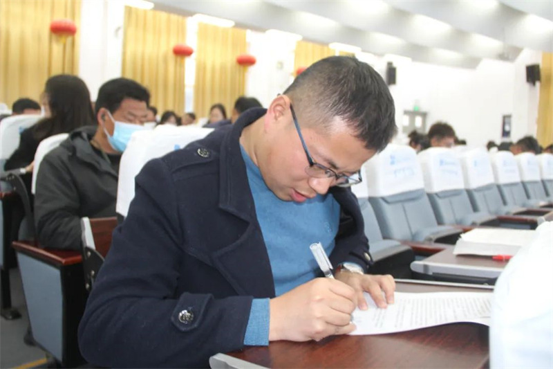 淮外举行“师德师风建设提升年”动员会