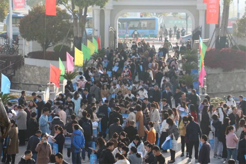 多彩校园彰活力,魅力德育显芳华