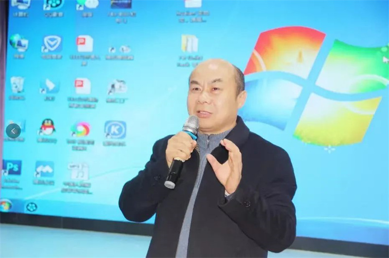 汇聚名家智慧,指点课改迷津