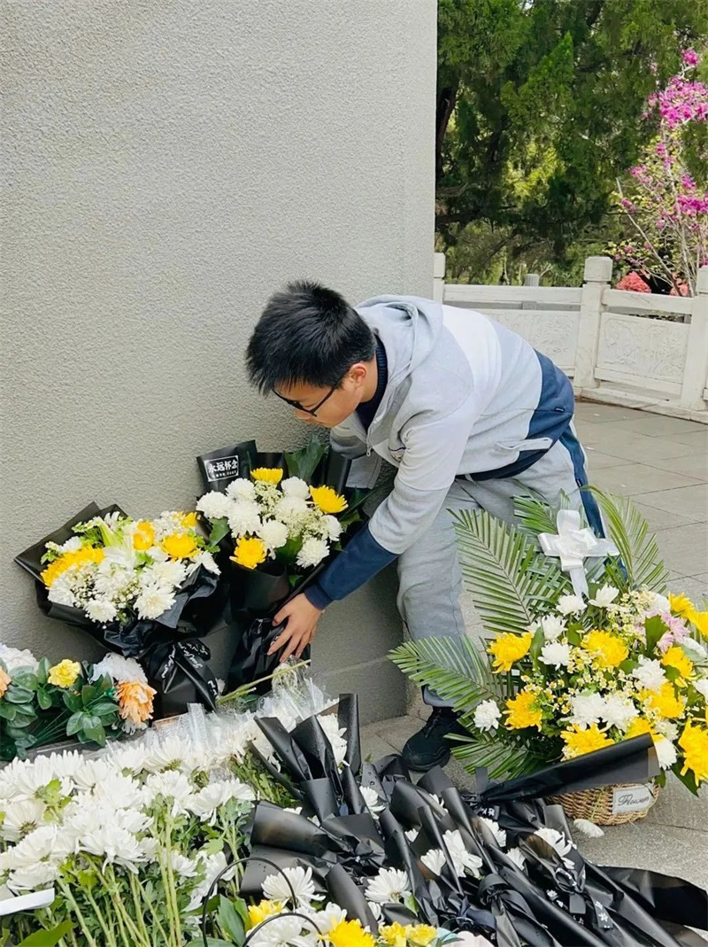 雨过清明忆故人,情暖人间树新风