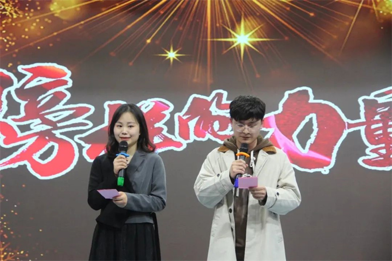 淮外召开2022-2023学年第七期教职工研修会