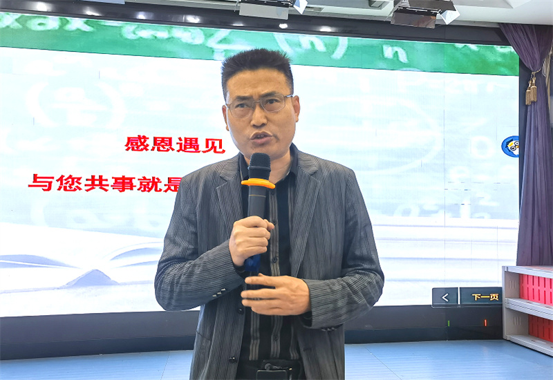 淮外初三级部举行期中教师研修会