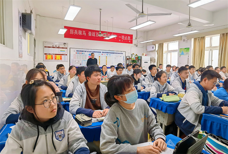 青春逐梦凌壮志 挺膺担当赴未来