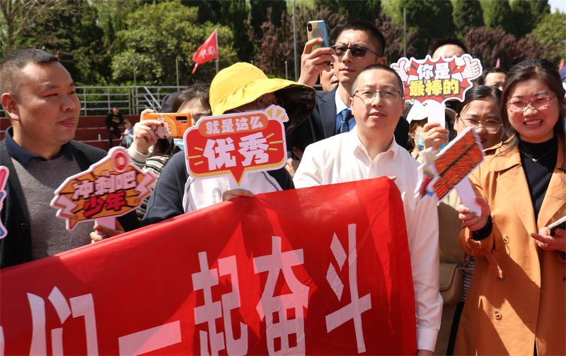 淮外初二年级举行青春仪式