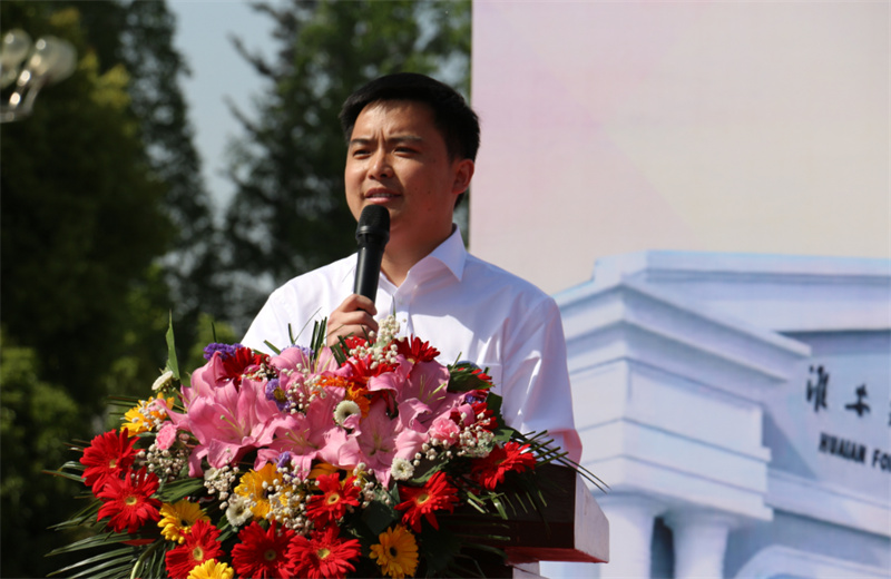 淮外初二年级举行青春仪式